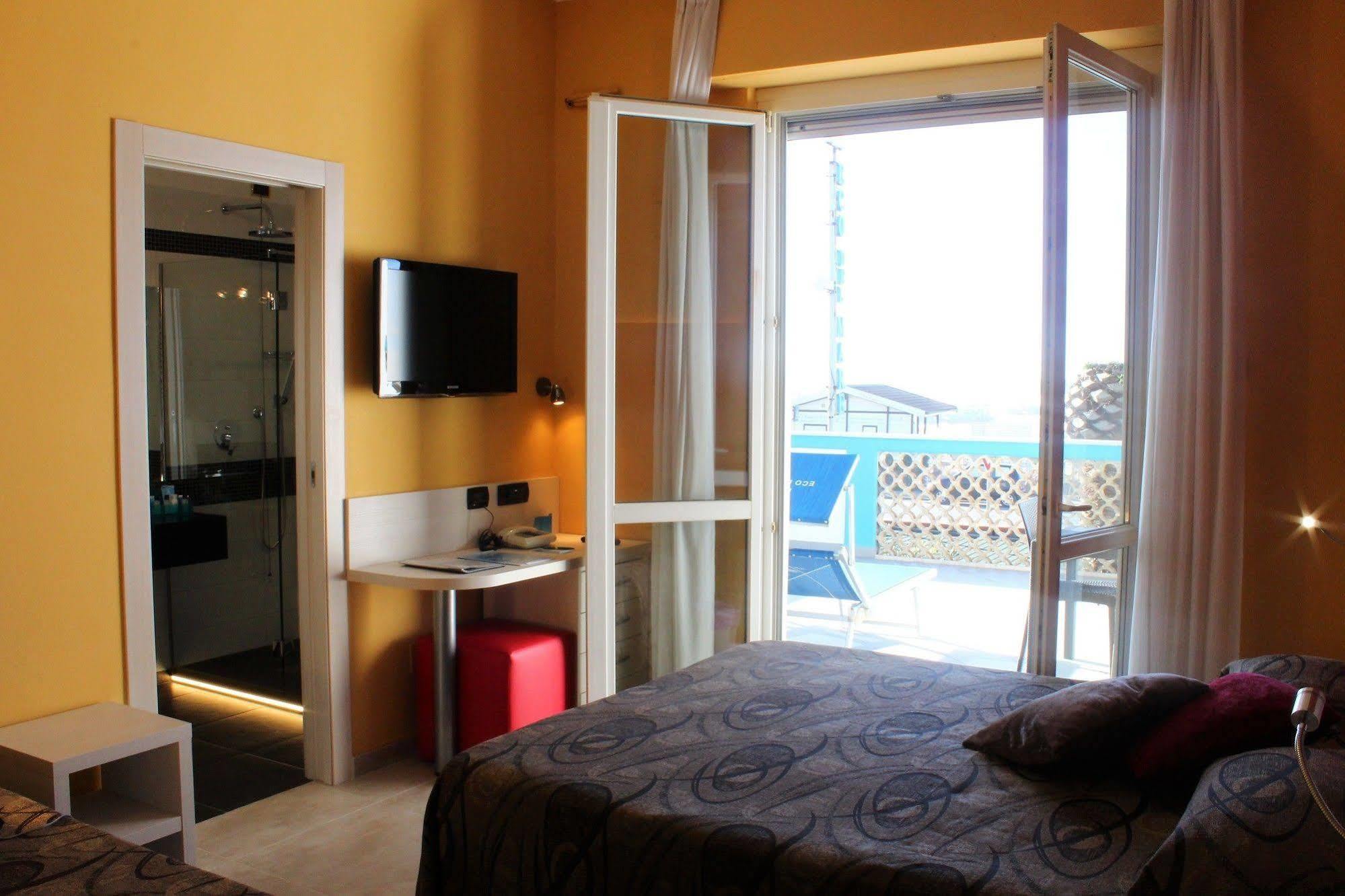 Hotel Eco Del Mare Марина-ди-Масса Экстерьер фото